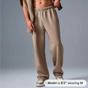 NWT ALO Men’s Accolade Straight Leg Sweatpant, Size L, Gravel